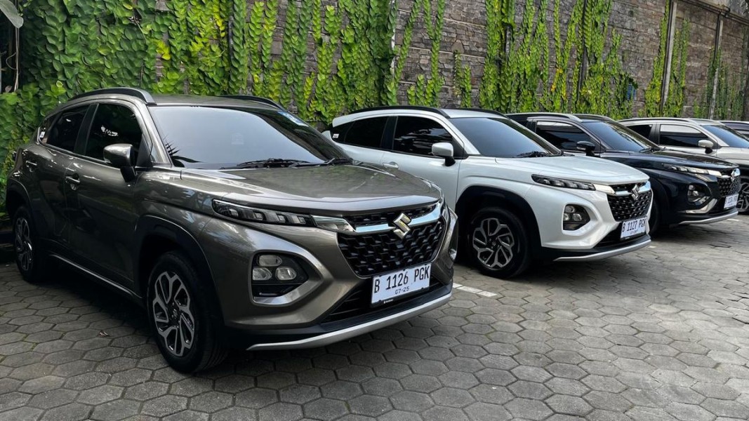 Suzuki Fronx Compact SUV Tampil Irit dengan Mesin Hybrid dan Bensin
