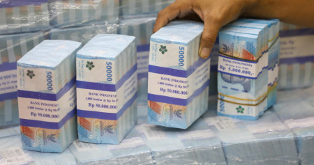 Rupiah Dekati Rp 17.000 Pasar Tunggu Langkah Bank Indonesia