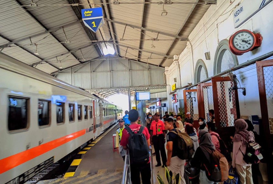 Hampir 1 Juta Pemudik Gunakan Kereta Api, Rute Ini Paling Ramai