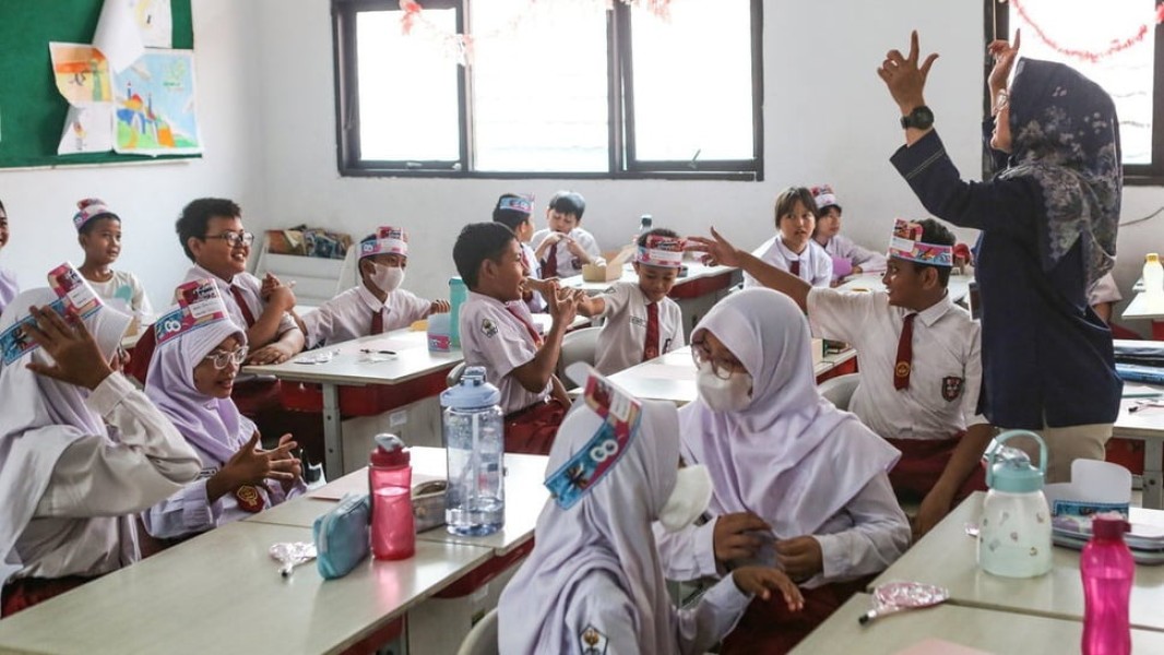 Pemprov Riau Genjot Pendidikan Gratis Lewat BOSDA dan Sekolah Rakyat, 110.000 Siswa Bakal Dapat Seragam Gratis