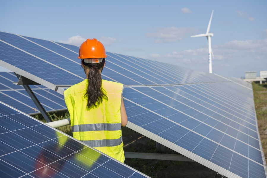 Proyek Energi Baru Terbarukan di Indonesia Terancam: Negosiasi Lambat, Transisi Energi Tersandung