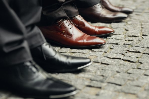 Rekomendasi Sepatu Kantor Pria Nyaman dan Berkelas untuk Aktivitas Seharian