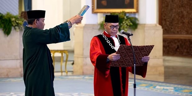 Adies Kadir Dilantik Jadi Hakim MK di Hadapan Presiden Prabowo