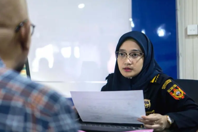 Kantor Bea Cukai Jakarta Berikan Fasilitas Pusat Logistik Berikat untuk Tingkatkan Efisiensi Logistik PT United Equipment Indonesia