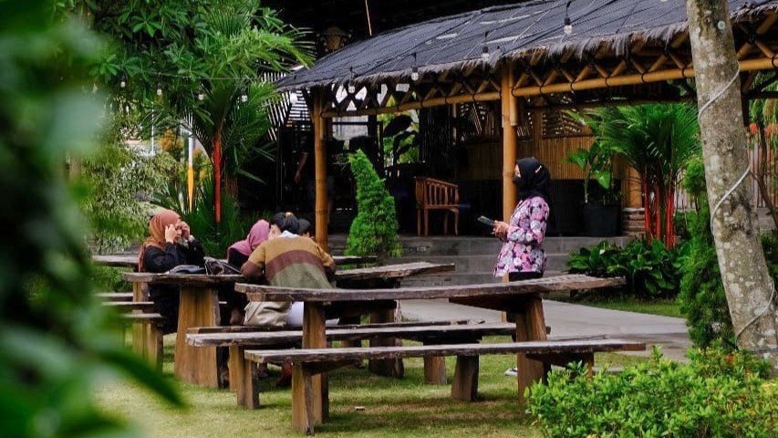 3 Tempat Ngopi Bernuansa Pedesaan di Jogja yang Bikin Pikiran Tenang dan Hati Adem