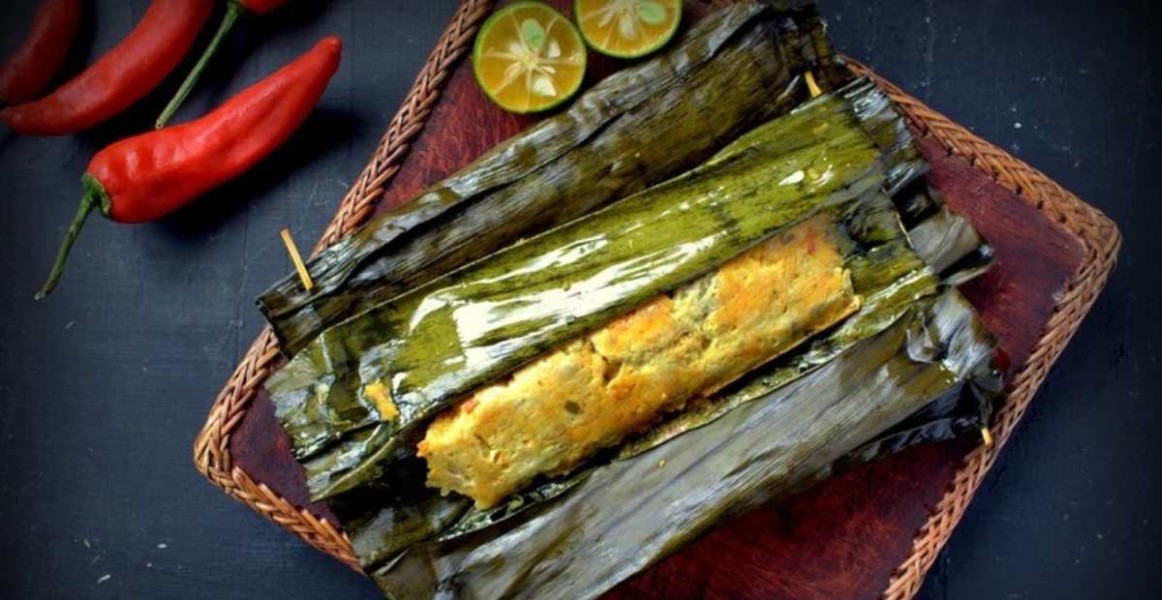 Resep Pepes Ayam Tomat Hijau dengan Rasa Segar, Harum, dan Kaya Rempah