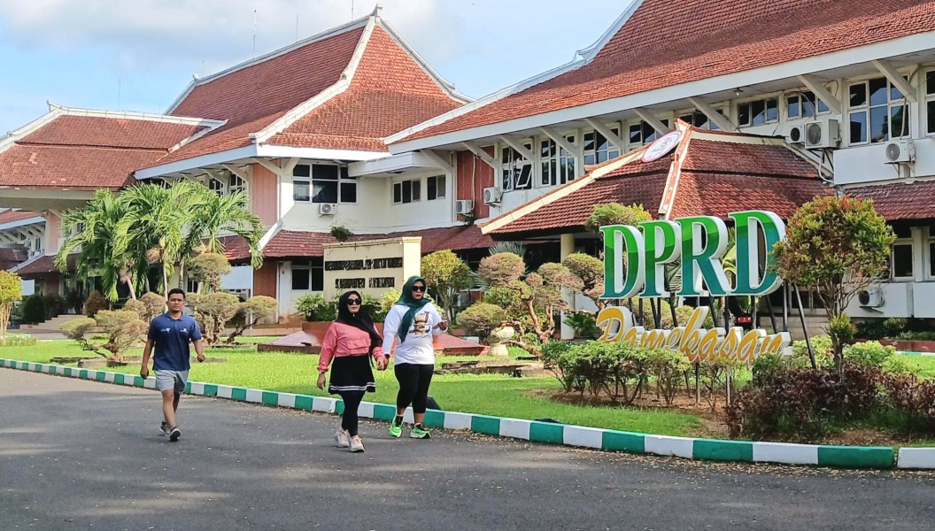 DPRD Pamekasan Akan Tutup Sementara Halaman Kantor Pasca Kejadian Olahraga Telanjang Dada di Area Publik