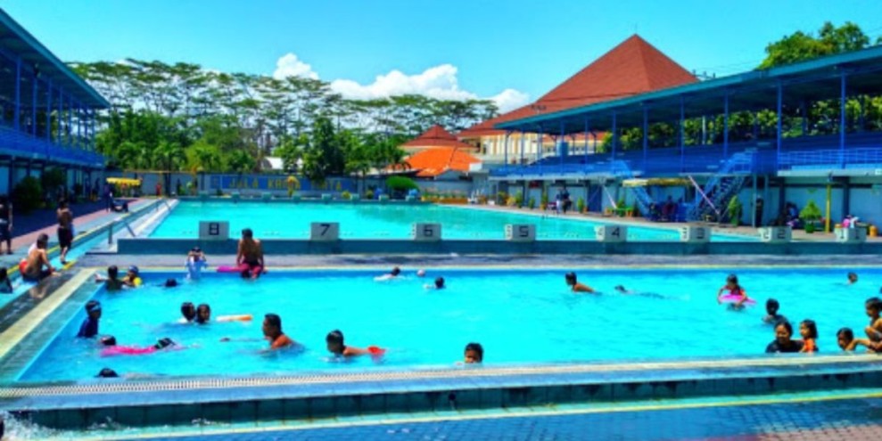 Fasilitas Olahraga Air dan Rekomendasi Kolam Renang Surabaya