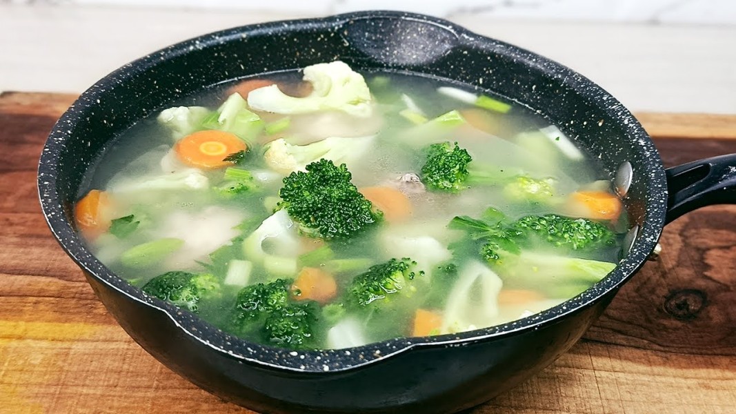 Resep Sop Ayam Tanpa Minyak Hangat dan Menyehatkan