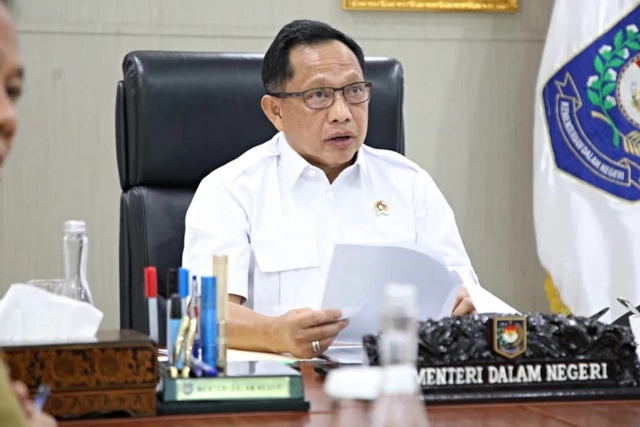 Mendagri Resmi Terapkan Kebijakan WFH dan WFO Untuk ASN Pemda