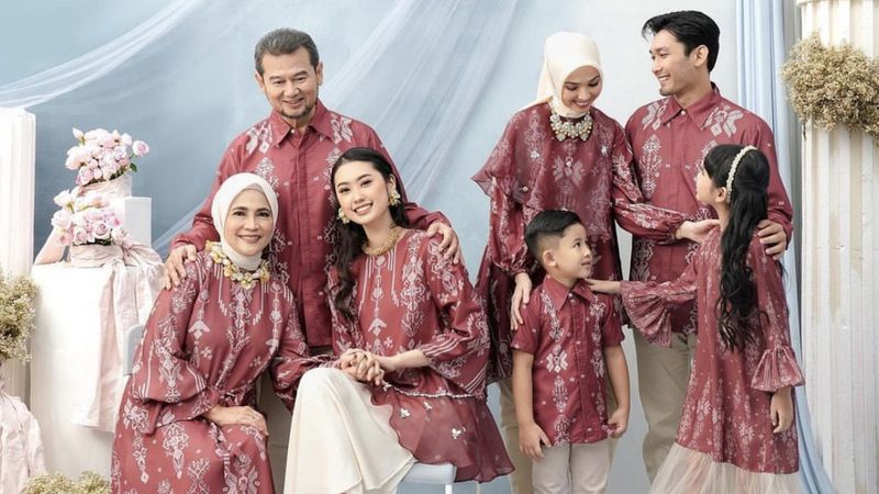 Inspirasi Baju Couple Lebaran 2025: 5 Brand Lokal dengan Desain Elegan dan Nyaman