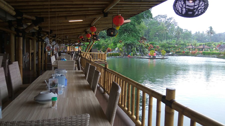 Rekomendasi 5 Tempat Buka Puasa di Kuningan Cocok Untuk Bukber Keluarga