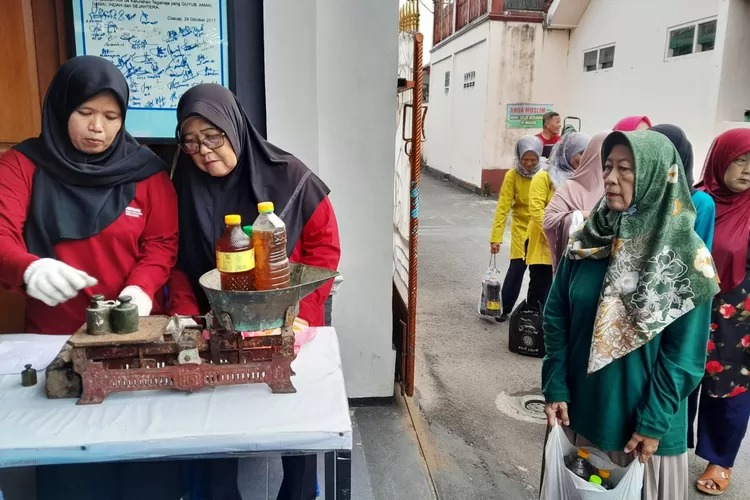 Akselerasi Swasembada Energi: Pertamina Mulai Olah Minyak Jelantah Jadi Bahan Bakar Pesawat Ramah Lingkungan