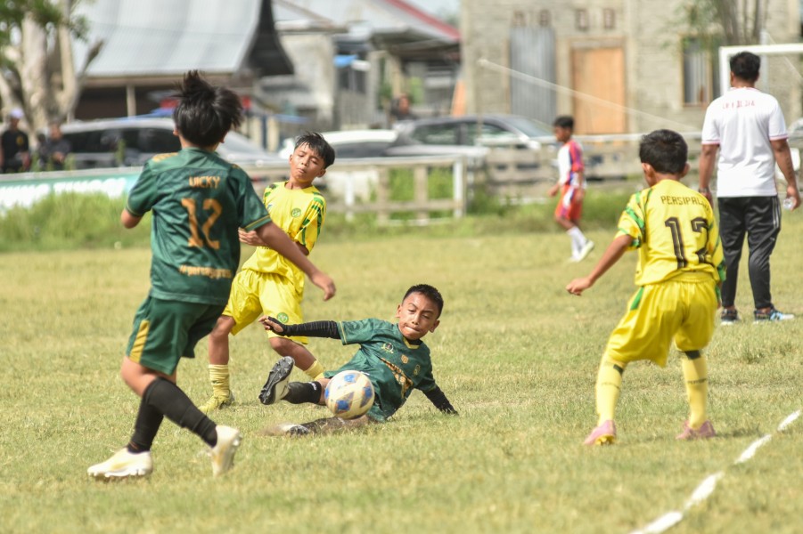 Sepak Bola, Cara Lanal Palu Rangkul Pemuda