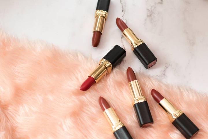 Kenali 4 Ciri-ciri Lipstik Kedaluwarsa yang Perlu Diketahui Agar Bibir Aman