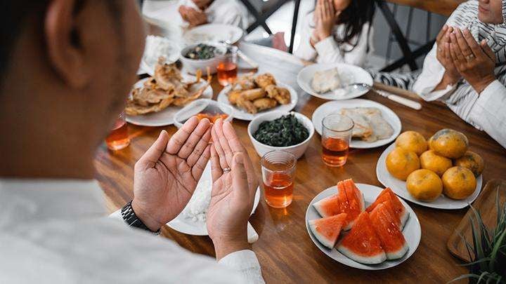 Jadwal Salat dan Waktu Berbuka Puasa di Surabaya Hari Ini, 9 Oktober 2025