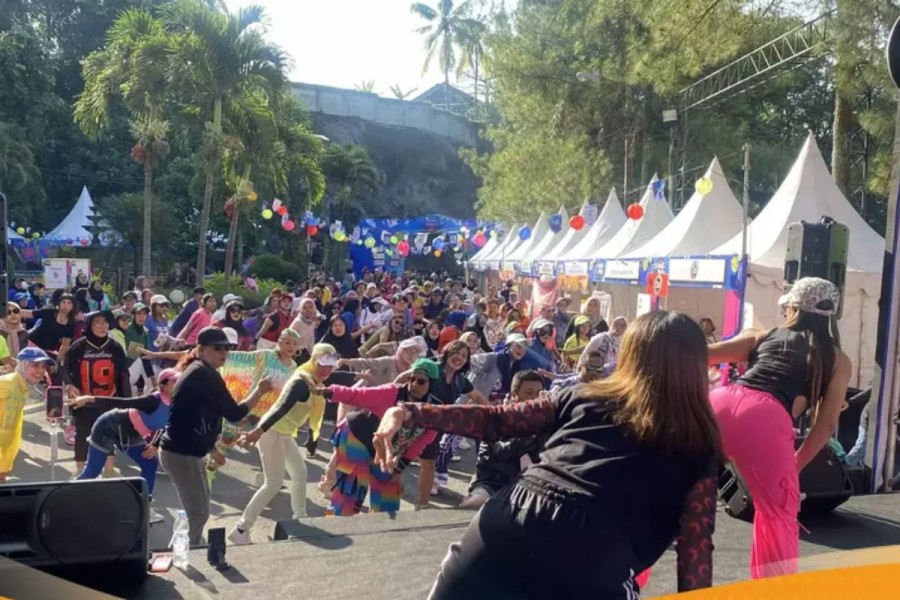 Kemeriahan Senam Zumba Berhadiah di BTV Semesta Berpesta Malang