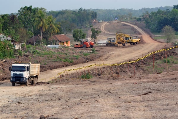 Gerakan Masyarakat Sukaresmi dan Gabungan Masyarakat Patia Kritik Proyek Tol Serang Panimbang: Akses Jalan Menuju Patia Dalam Kondisi Memprihatinkan