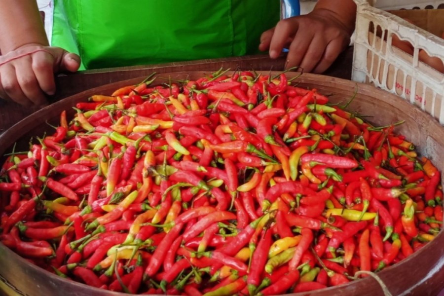 Harga Pangan Jakarta Naik Turun, Bawang dan Cabe Jadi Sorotan