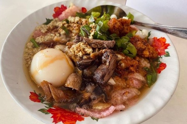 Mengupas Soto Kriyik: Hidangan Berkuah Santan Khas Purbalingga yang Jadi Warisan Kuliner dan Daya Tarik Wisata Kuliner Loka