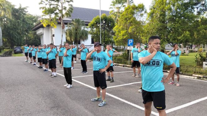 Kodim 1008/Tabalong Gelar Olahraga Bersama di Stadion Pembataan: Jaga Kebugaran dan Bangun Semangat Kebersamaan Prajurit