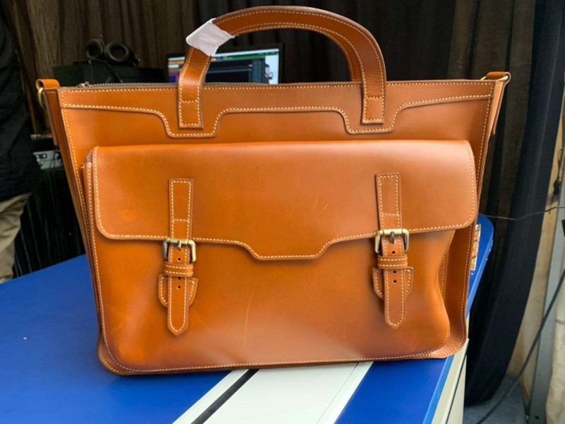 Dedikasi Brand Mr Soe Dalam Mengangkat Filosofi Tas Kulit Buatan Lokal