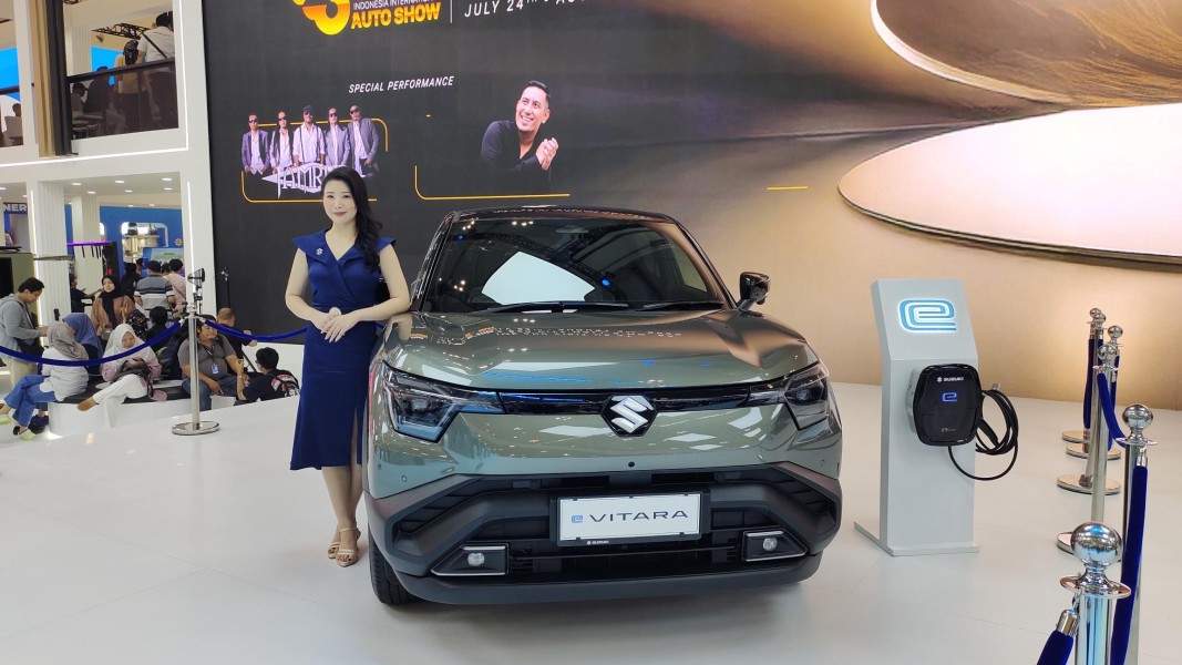 Suzuki Tampilkan Mobil Listrik eVITARA di GIIAS 2025