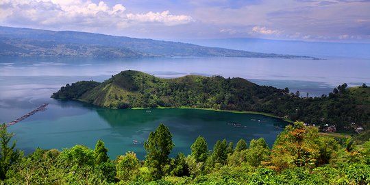 Wisata Danau Toba Long Beach, Harmoni Alam dan Ekonomi