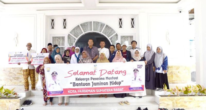 Kemensos Salurkan Bantuan Rp83,7 Juta Untuk 15 Keluarga Banjir Pariaman