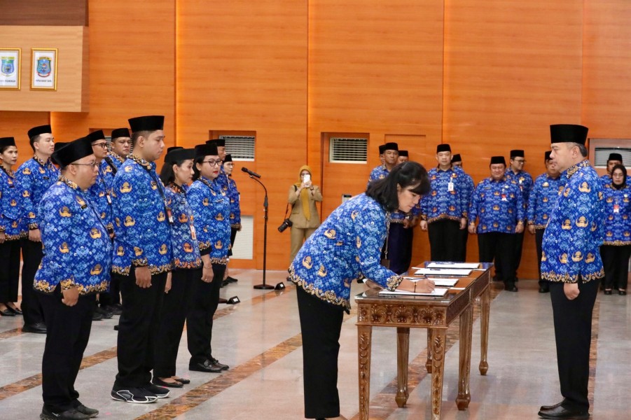 Tomsi Tohir Lantik Ribuan PPPK dan Pejabat Fungsional