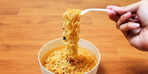 Trik Simpel Olah Mie Instan Lebih Lezat Pakai Saus Tomat