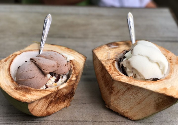 7 Rekomendasi Es Krim Angi Pontianak, Kuliner Unik Disajikan dengan Batok Kelapa