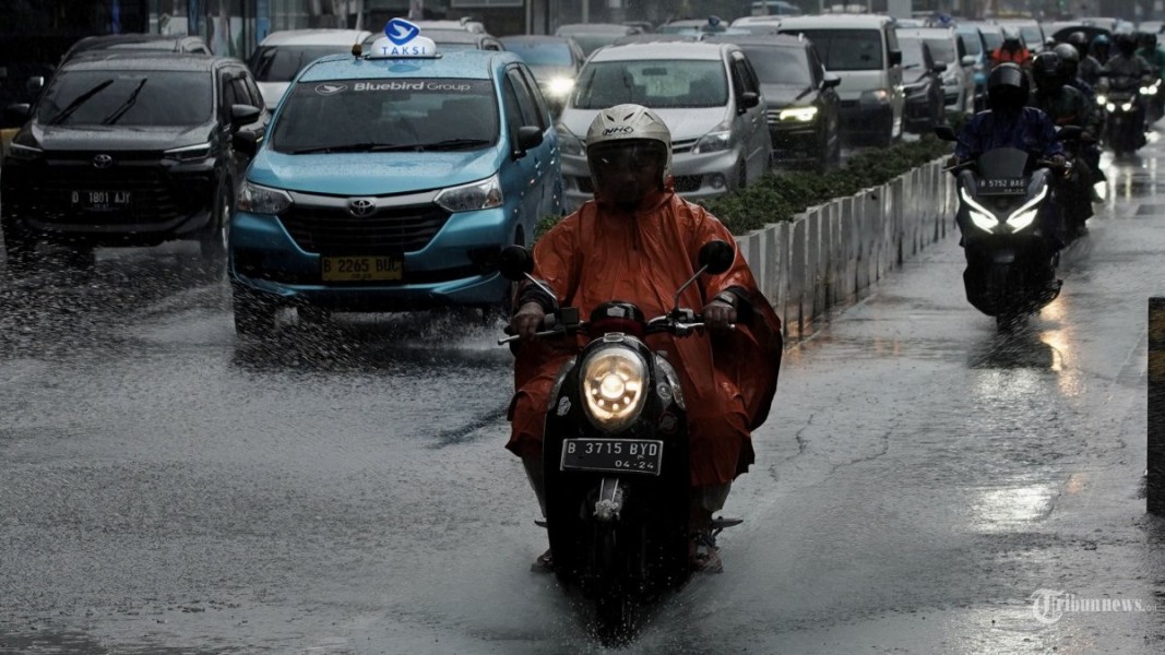 BMKG Peringatkan Potensi Hujan Lebat Disertai Petir dan Angin Kencang di Riau Hari Ini