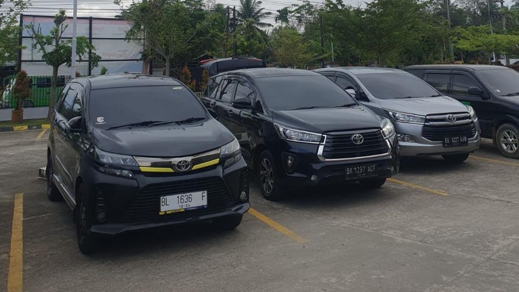 Warga Serang Baru Masih Kesulitan Transportasi Publik, Sewa Mobil Jadi Solusi Harian