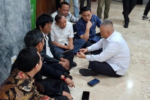 Adian Napitupulu Ajak Menteri Perhubungan Bahas Nasib Pengemudi Transportasi Online