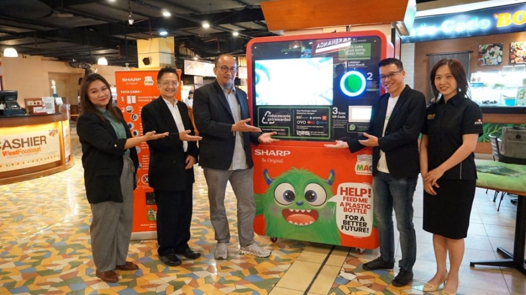 Sharp Tambah Mesin RVM di Plaza Indonesia untuk Tekan Sampah Plastik