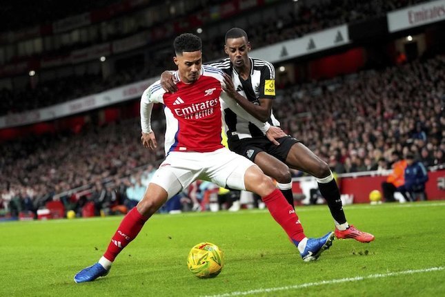 Arsenal Dekati Cristhian Mosquera Bek Muda Valencia