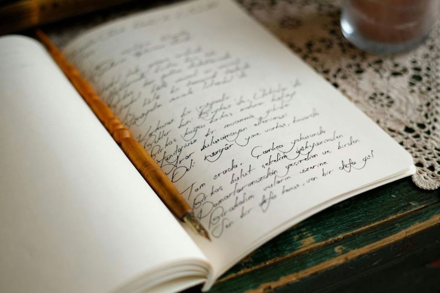 12 Puisi yang Mewakili Jiwa Setiap Zodiak Lengkap