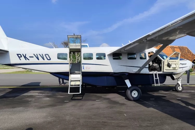 Penerbangan ke Karimunjawa Dikritik Mahal dan Minim Kursi