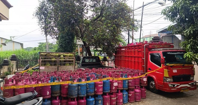 Dugaan Pengoplosan Gas Elpiji di Dua Desa Kecamatan Rumpin, Kabupaten Bogor, Mendapat Sorotan: Pihak Berwenang Diminta Bertindak Tegas