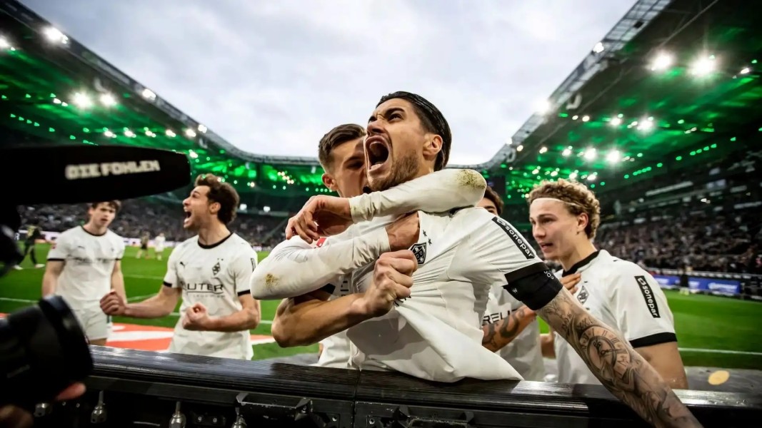 Kevin Diks Masuk Best XI Bundesliga Pekan 24 Bersama Kane