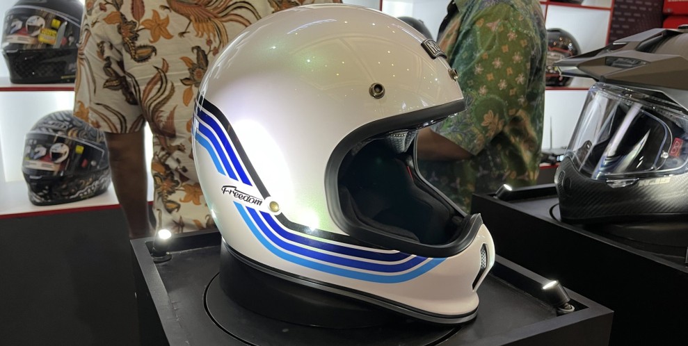 Helm Baru, Cocok buat Naik Motor Custom dan Skuter: Panduan Lengkap untuk Gaya dan Keamanan Maksimal