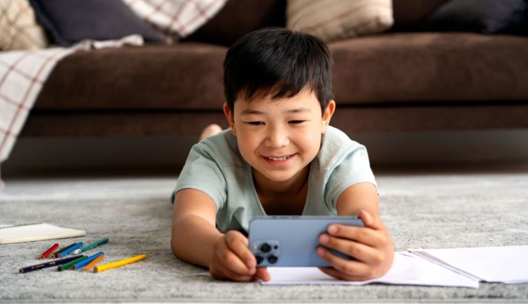 Menjaga Anak Tetap Sehat dengan Batasan Gadget Bijak
