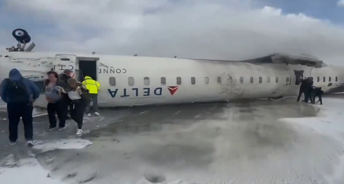 CEO Delta Air Lines Sampaikan Simpati Setelah Kecelakaan Penerbangan di Bandara Toronto Pearson
