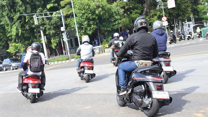 Simak 5 Tips Berkendara Sepeda Motor Saat Menjalankan Ibadah Puasa