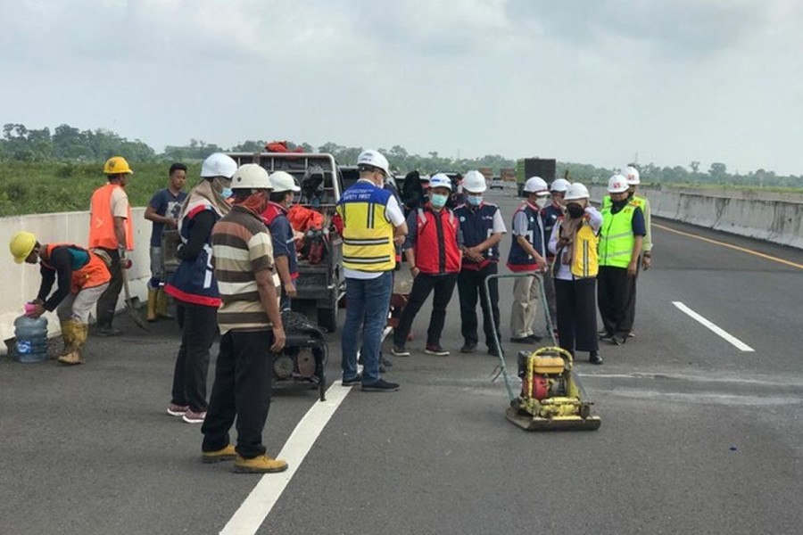 Hutama Karya Pacu Pembangunan Jalan Tol Palembang-Betung Demi Kelancaran Arus Mudik 2025