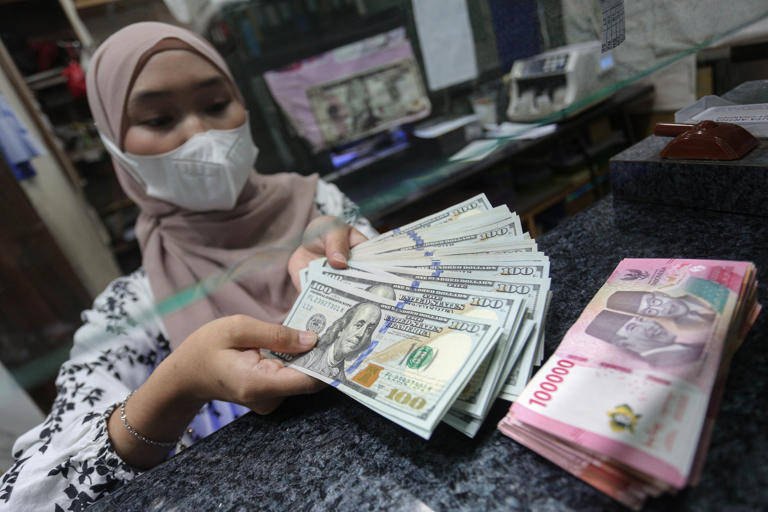 Rupiah Melemah Dipicu Ketegangan Global AS Iran Sentuh Level Rp17064 Hari Ini