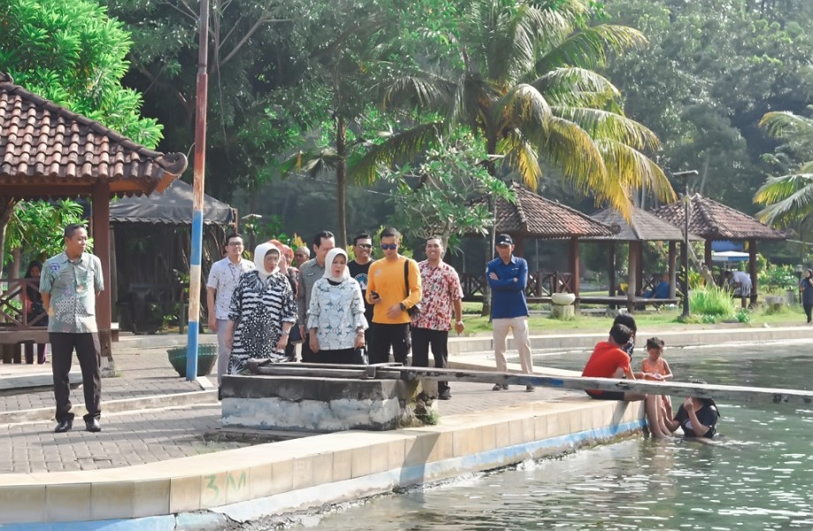 Pemkab Lumajang Tingkatkan Kesadaran Pelaku Usaha Wisata untuk Urus Izin Resmi