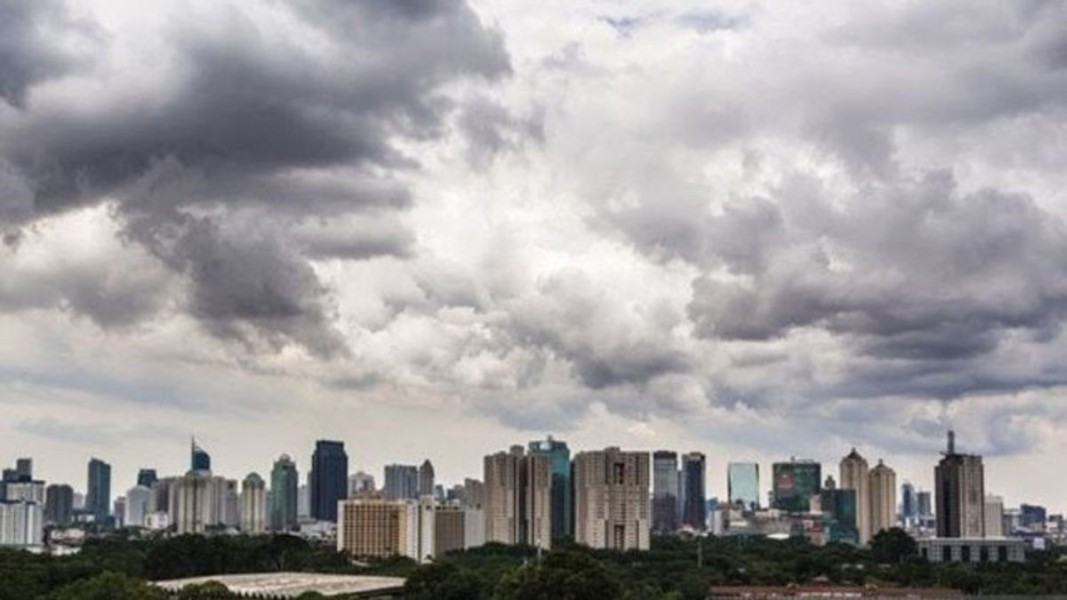 BMKG Prakirakan Sebagian Wilayah Jakarta Berawan Tebal pada Selasa Pagi