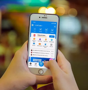 DANA Jadi Pionir QRIS Tap, Dorong Inklusi Keuangan Digital di Indonesia